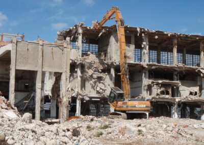 Demolition of the old Inpacsa paper factory